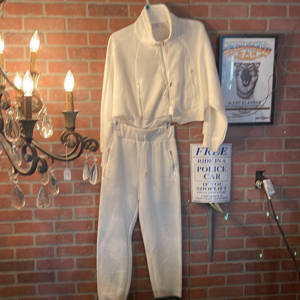 Vintage 90’s girls sweat suit super hot jlo style.